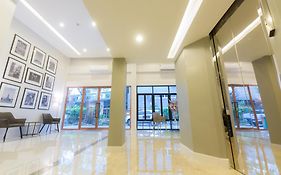 Metro Hotel